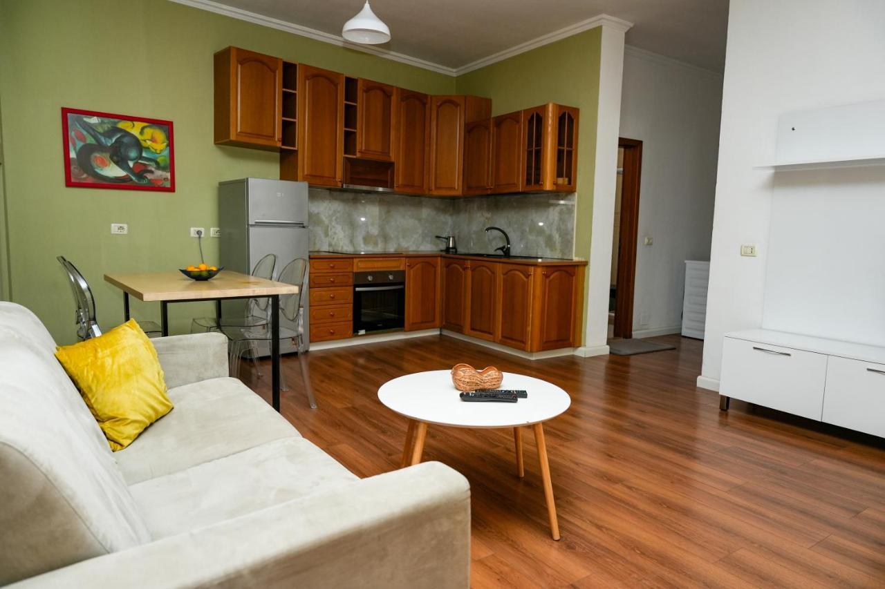 Cozy Apartment In The Heart Of Tirana ! Экстерьер фото
