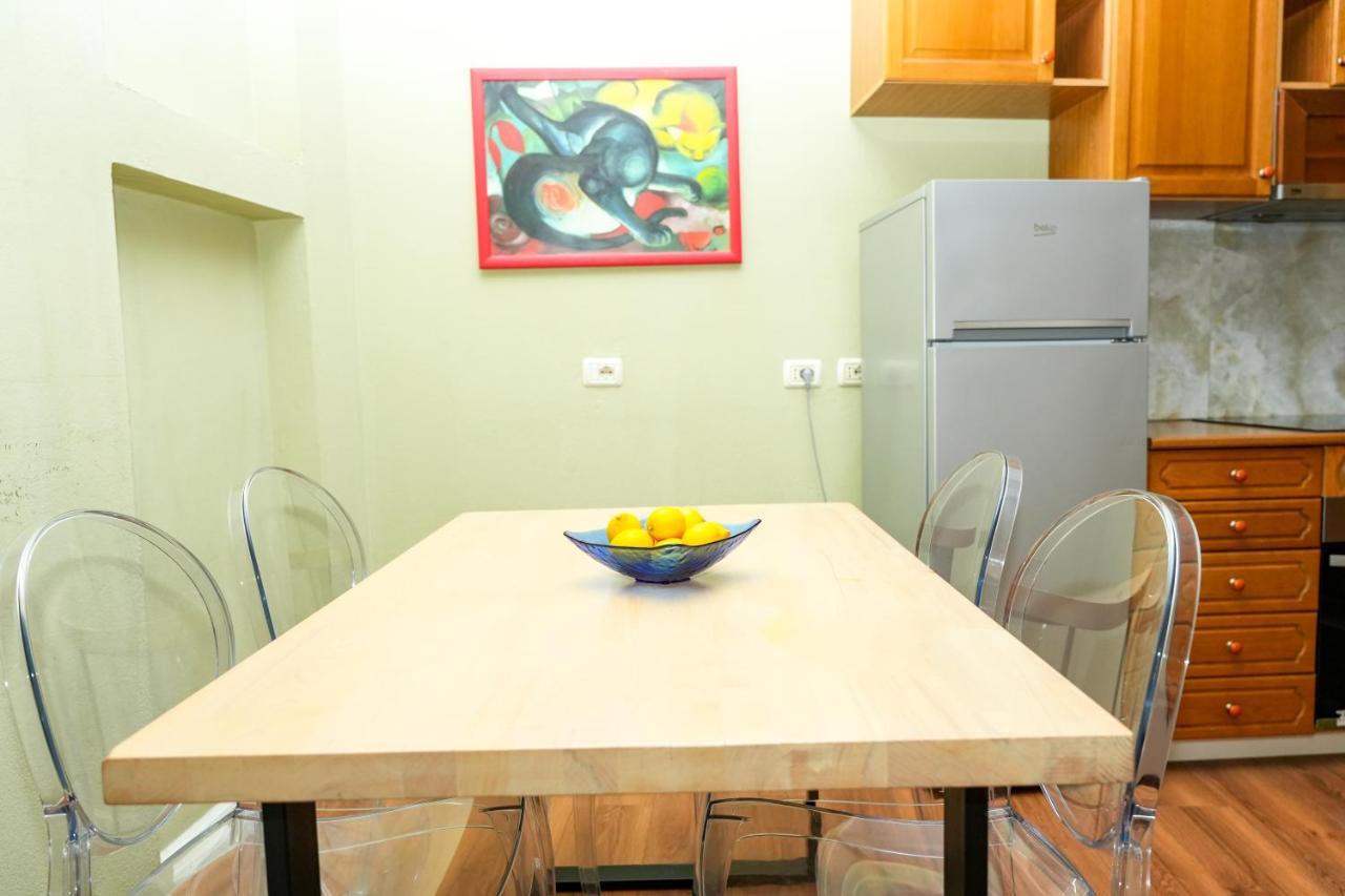 Cozy Apartment In The Heart Of Tirana ! Экстерьер фото