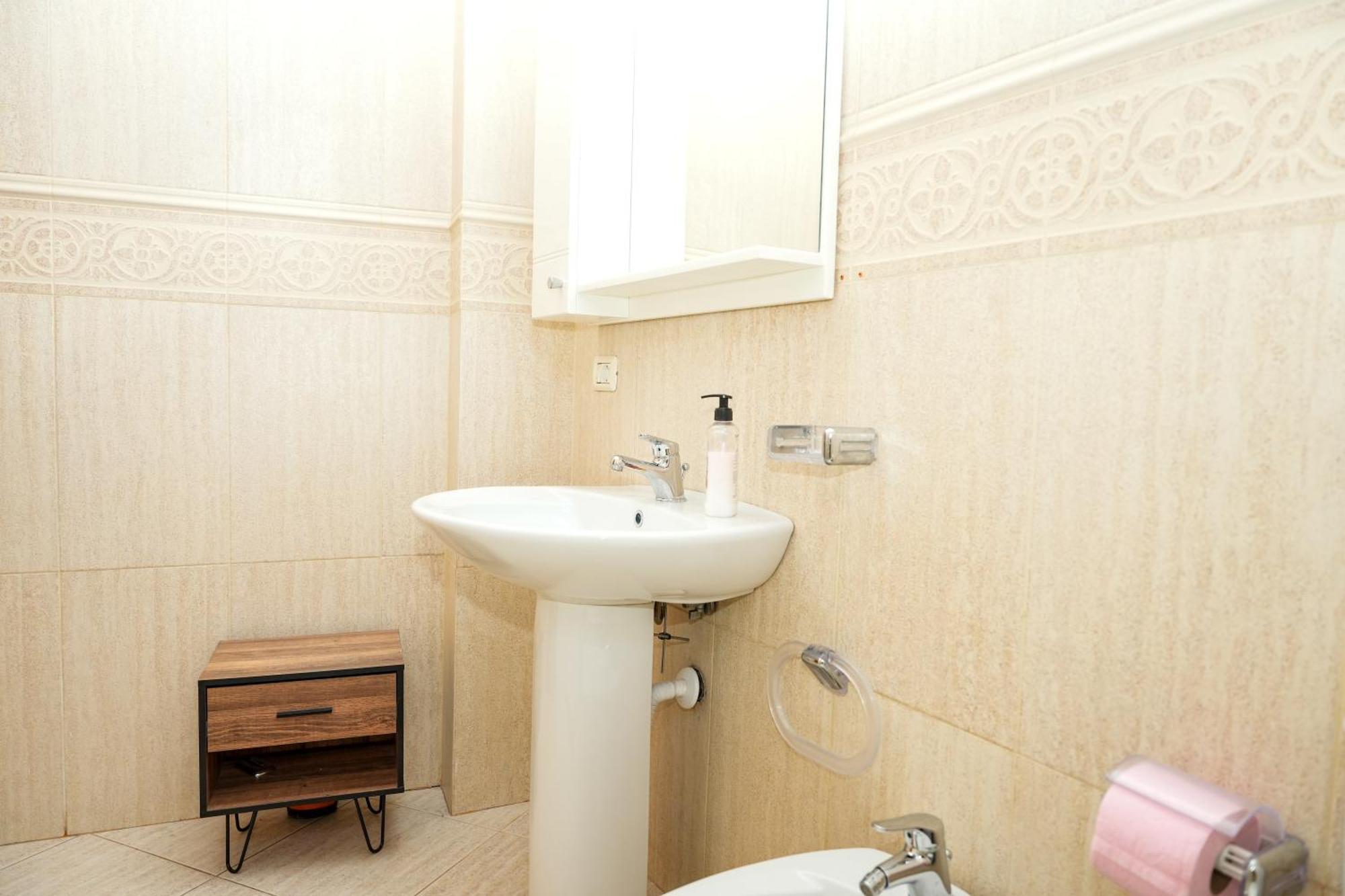 Cozy Apartment In The Heart Of Tirana ! Экстерьер фото