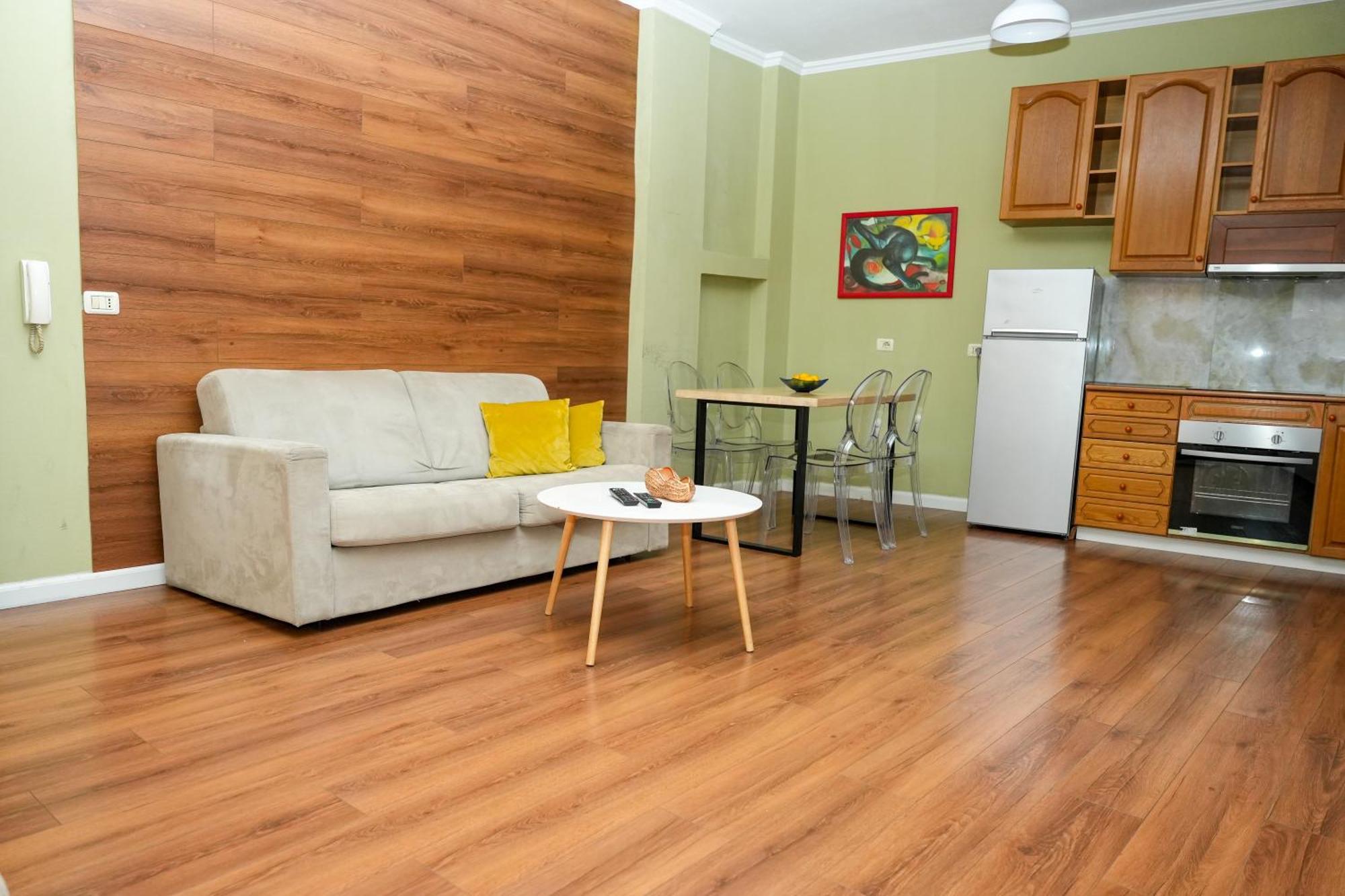Cozy Apartment In The Heart Of Tirana ! Экстерьер фото